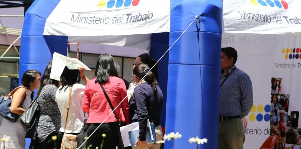 Más de 3.000 vacantes se ofertan en nueva feria de empleo en Quito