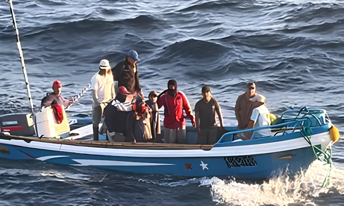 Armada localiza a los 10 tripulantes de la embarcación Don Rufo