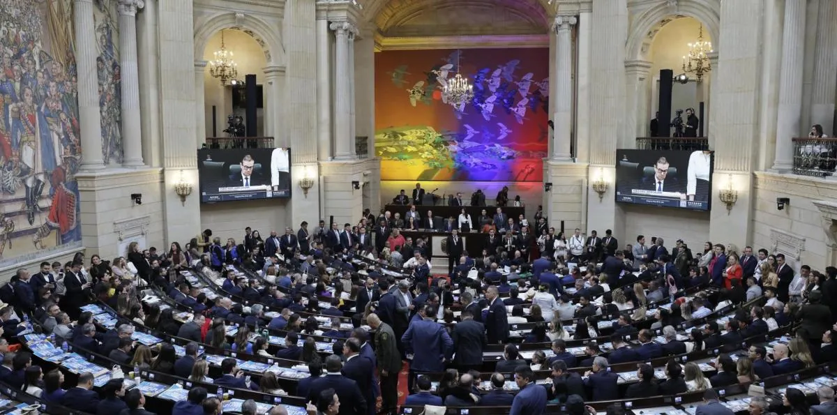 El reto de De la Espriella en Colombia: Gobernar sin mayoría para frenar la violencia y salvar la salud