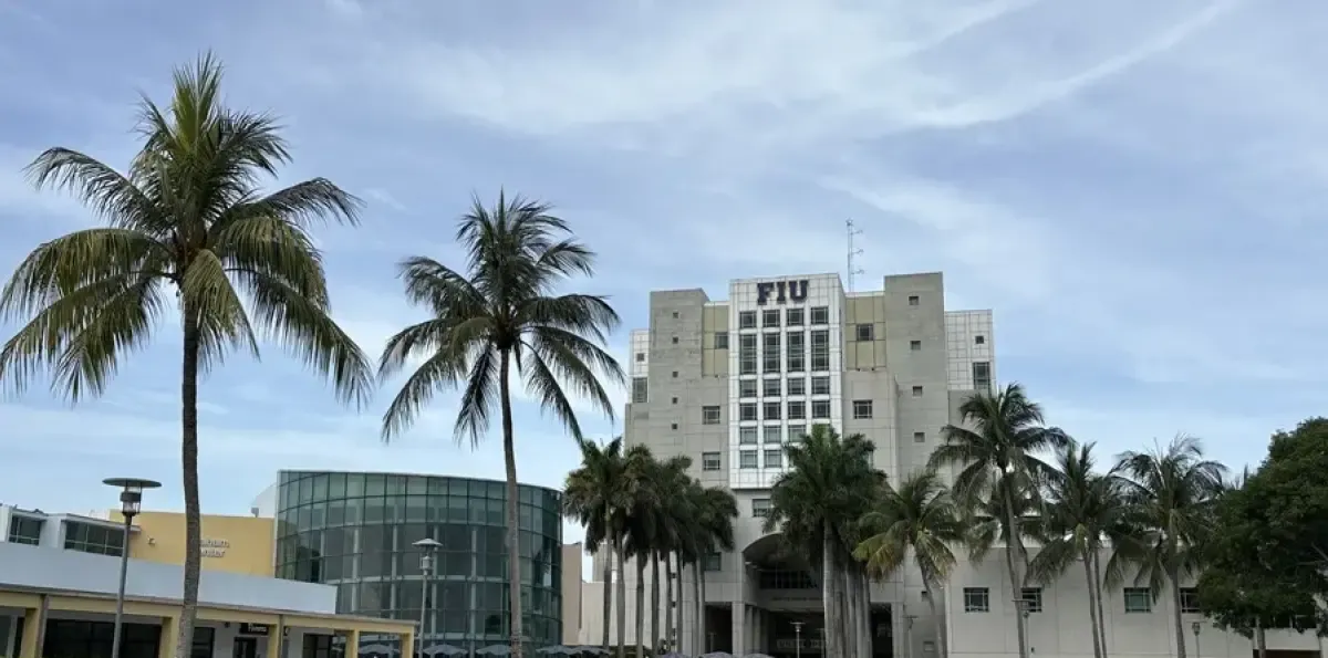 Universidades públicas y colegios de Florida negarán matrícula a estudiantes indocumentados