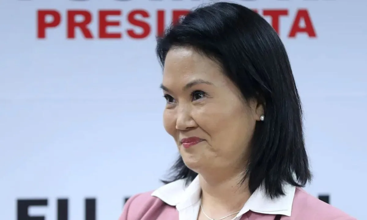 Keiko Fujimori anuncia normas estrictas en escuelas de Perú